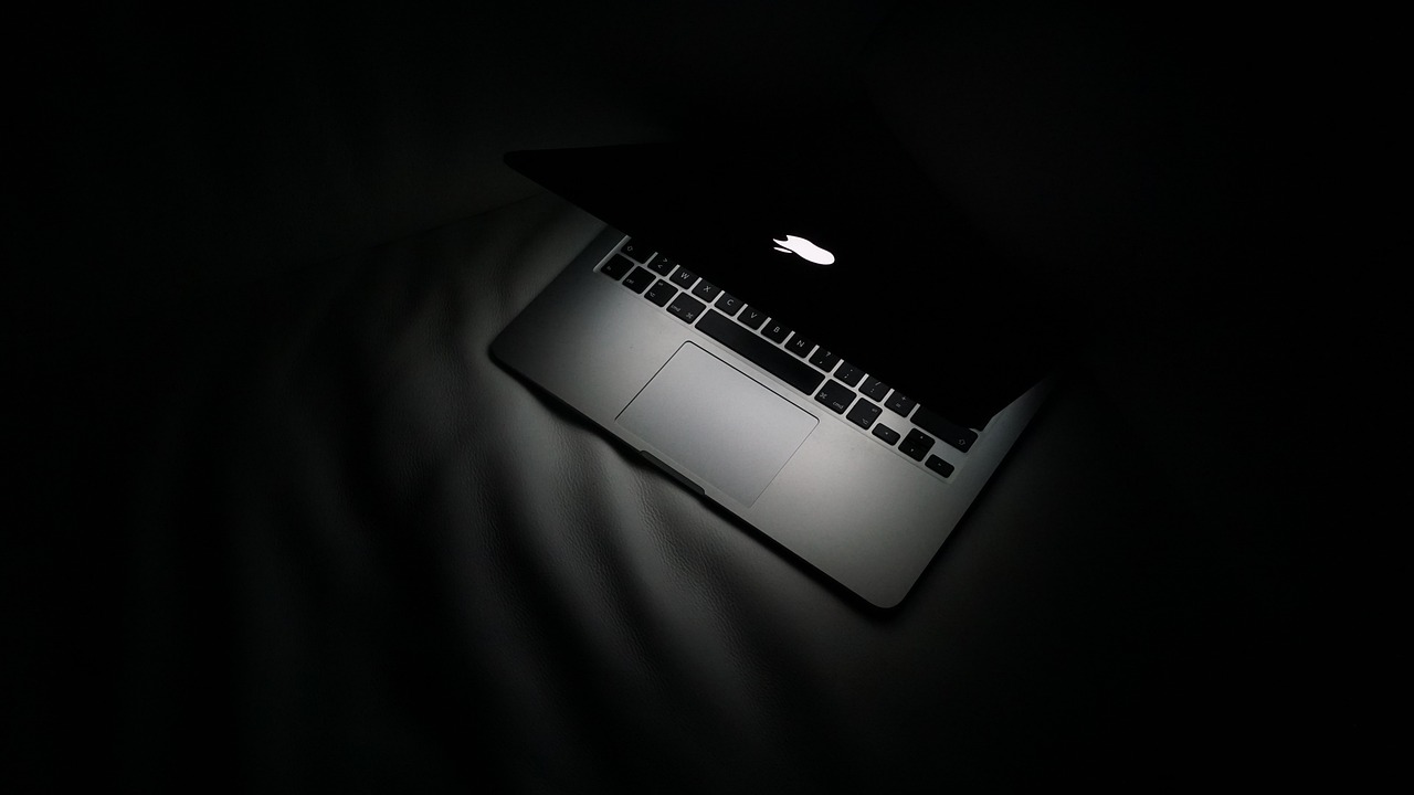 Laptop terminal shell